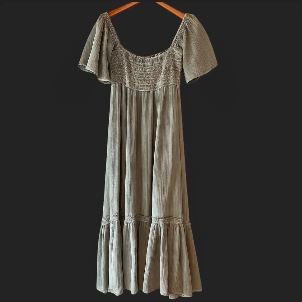 Easel Smocked Tiered Gauze Maxi Dress Green Size M Boho Cottagecore Milkmaid - Picture 2 of 9